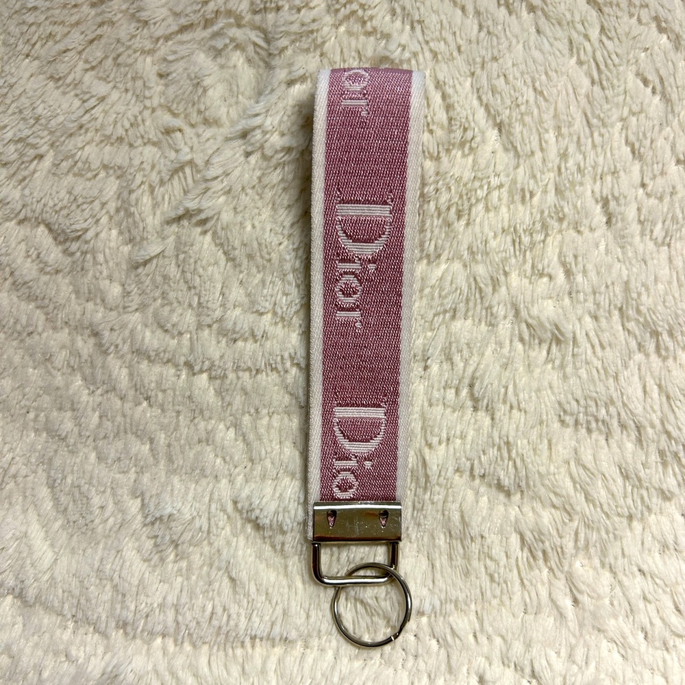Keychain (medium)